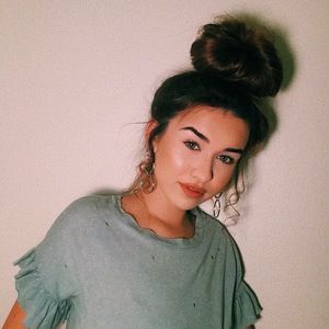 Meet your Posher, Gabriella